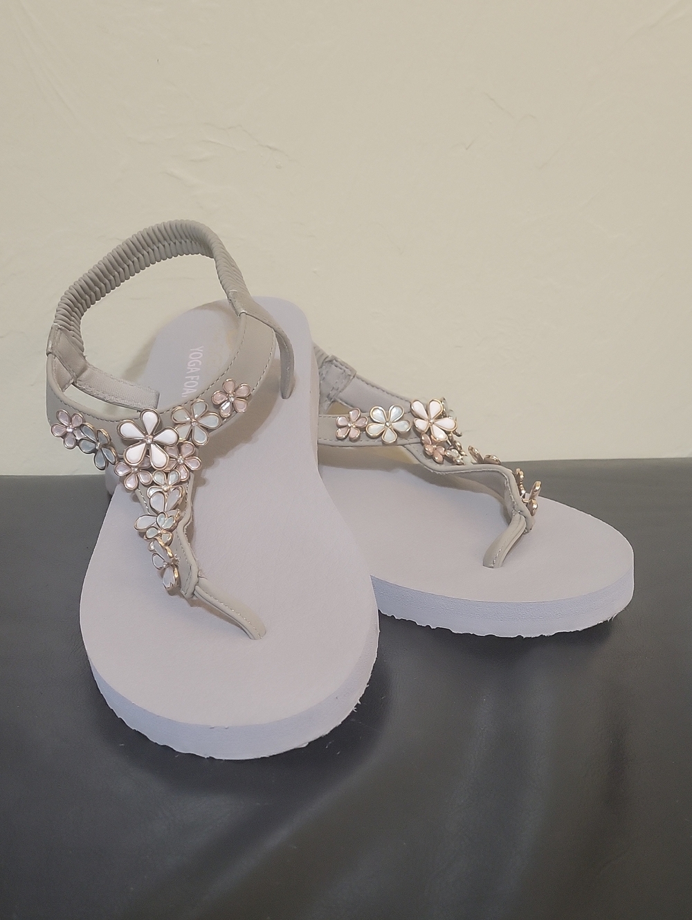 Skechers Meditation Glass Daisy Sandals Taupe Tan Multi Yoga Foam Cali Vegan 10 - Picture 2 of 4